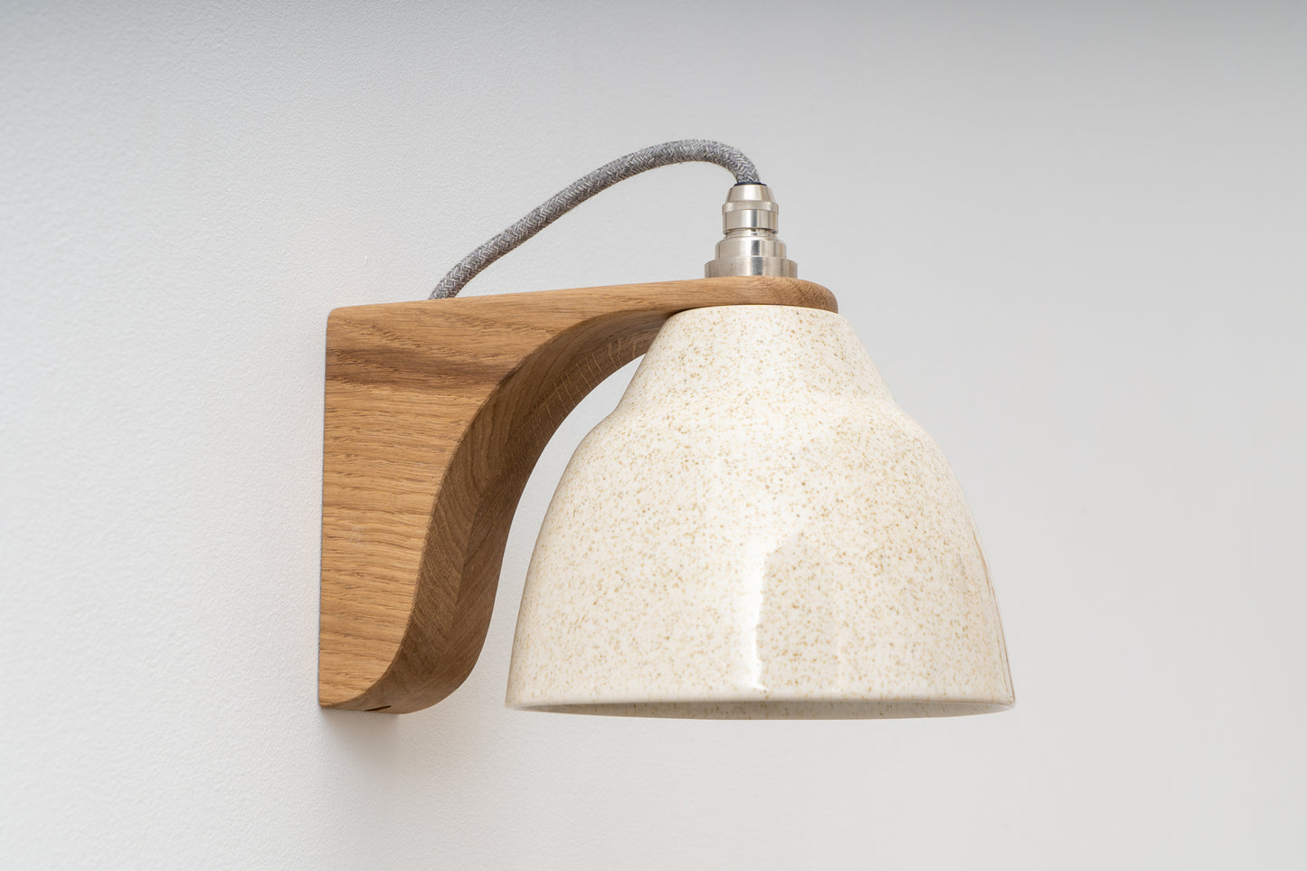 Right-Angle Element Wall Light in Ceramic and Oak [OUTLET]