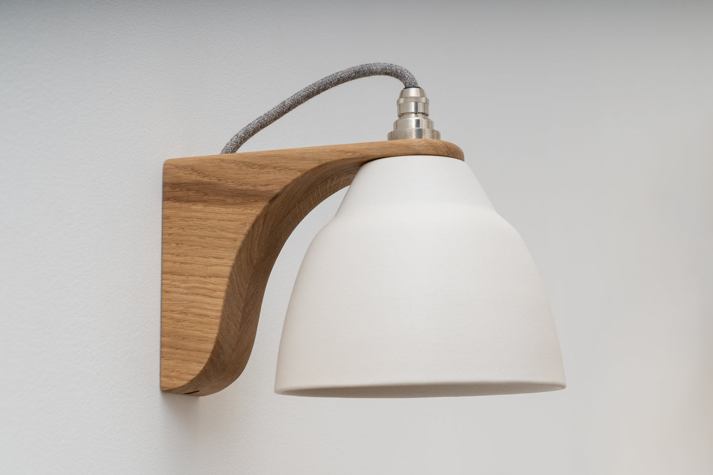 Right-Angle Element Wall Light in Ceramic and Oak [OUTLET]
